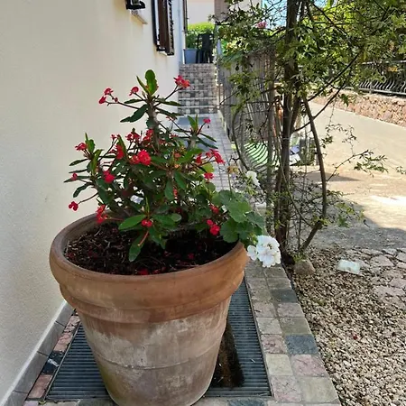 L'essenziale Apartment *